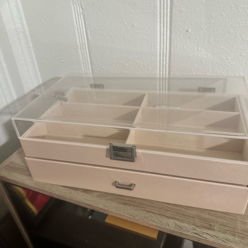 Pink Jewelry/sunglasses Organizer with Clear Lid